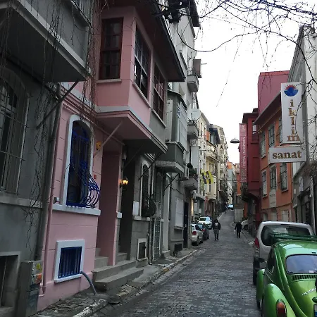 Historical House In Center: Feel Own House